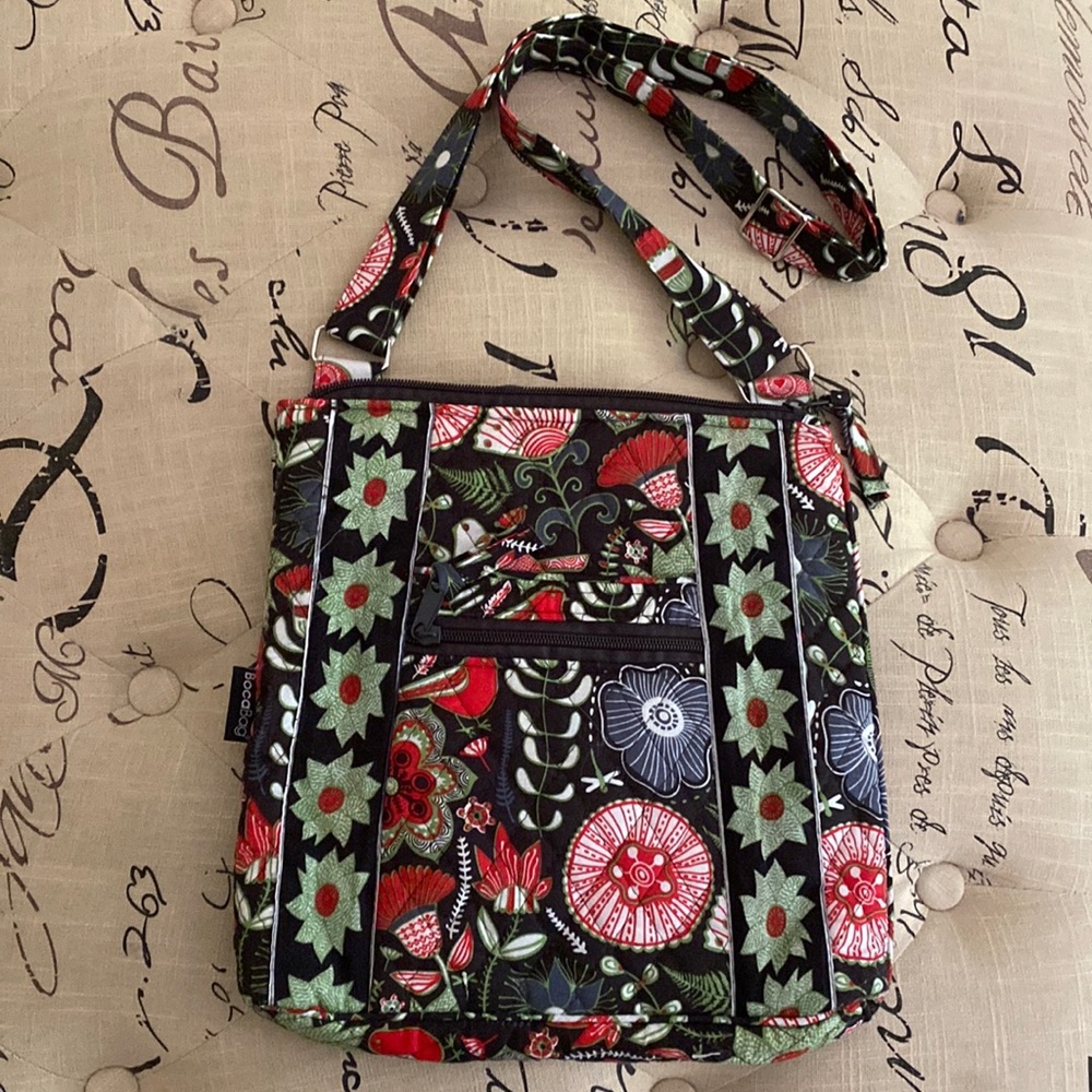 Purse in quilted floral pattern, NWOT